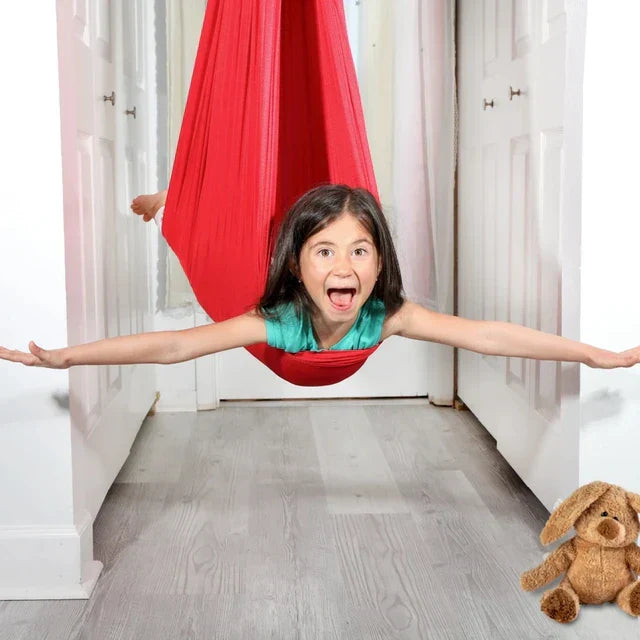 Beroligende Terapigynge Til Børn - CalmGlide Home & Decor Therapy SUNA Rød