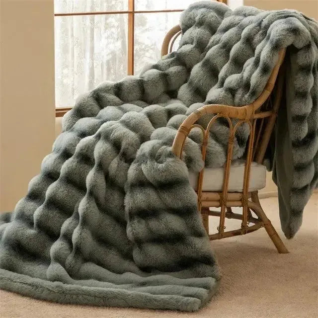 Luksus Fleece Vinter Tæppe i Forskellige Farver – Behageligt, Anti-Pilling, Tilgængeligt i 100x160 cm, 130x160 cm, 160x200 cm Beddengoed SUNA Skovgrøn 100x160 cm
