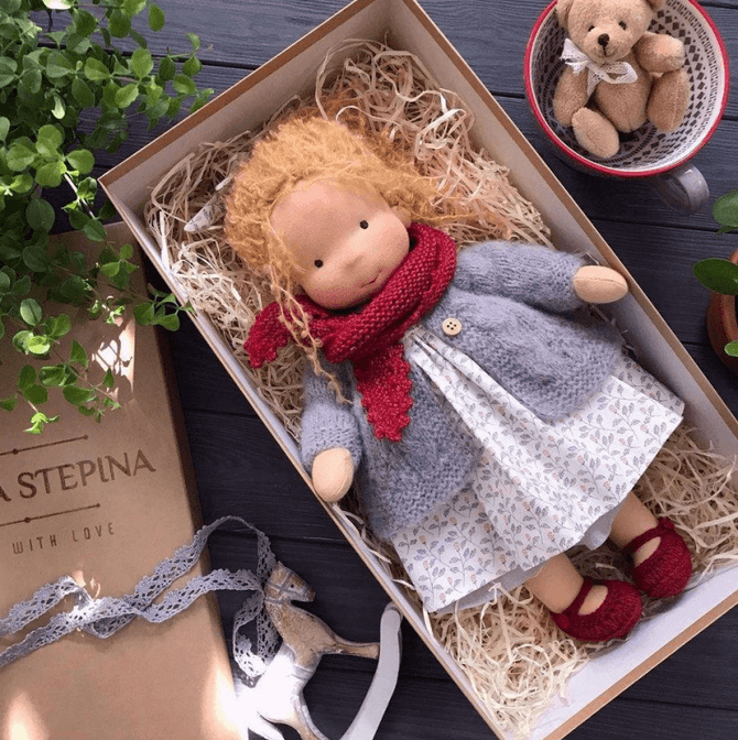 Håndlavet Waldorf-krammedukke – Poppi til Fantasifuld Leg Others Toy SUNA K