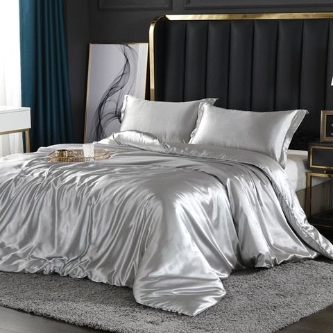Luksuriøs sæt (4 dele) af silk dynebetræk 2x pudebetræk - lagen Bedding SUNA Sølv 150 cm dynebetræk + dynebetræk 200x 230 cm + 2x pudebetræk