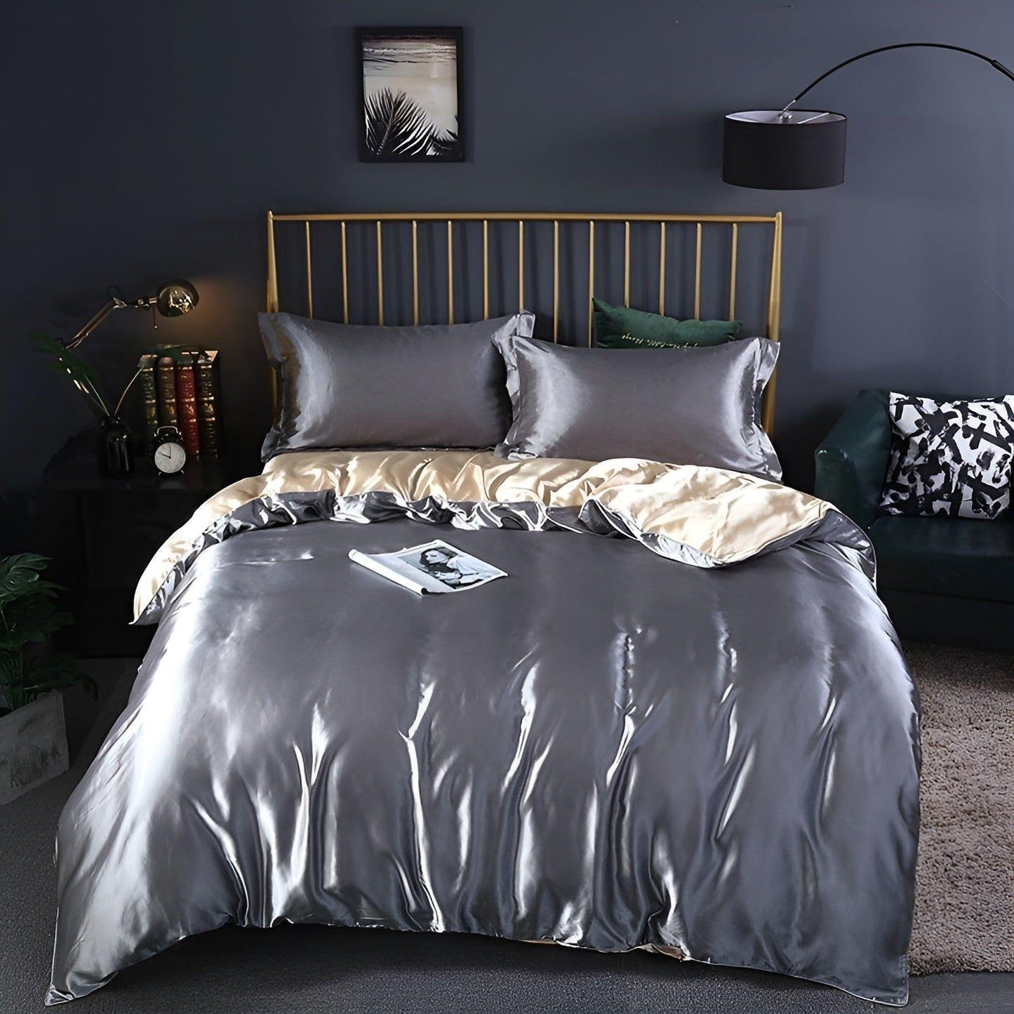 Luksuriøst Satin Sengetøj Sæt – 1 Flad Lagen, 1 Sengetæppe, 2 Pudevar til Elegant Søvn og Kølende Komfort Bedding SUNA Metalsølv 120x200cm 4-delt sæt Udstyret
