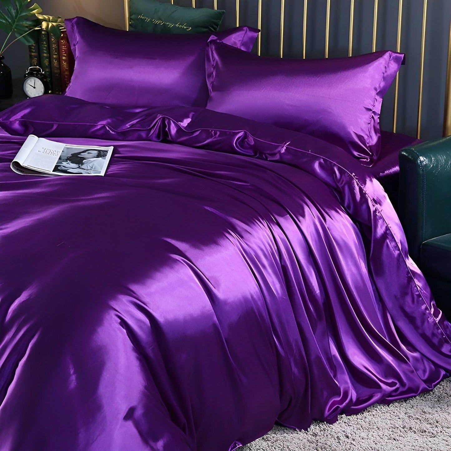 Luksuriøst Satin Sengetøj Sæt – 1 Flad Lagen, 1 Sengetæppe, 2 Pudevar til Elegant Søvn og Kølende Komfort Bedding SUNA Mørk Lavendel 120x200cm 4-delt sæt Udstyret