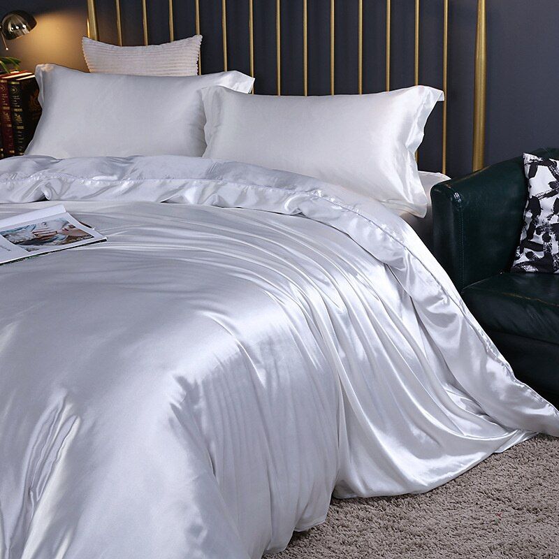 Luksuriøs sæt (4 dele) af silk dynebetræk 2x pudebetræk - lagen Bedding SUNA Hvid 150 cm dynebetræk + dynebetræk 200x 230 cm + 2x pudebetræk