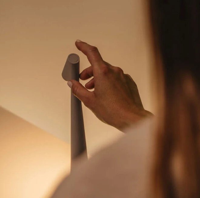 Nordisk Minimalistisk LED Bordlampe Design SUNA
