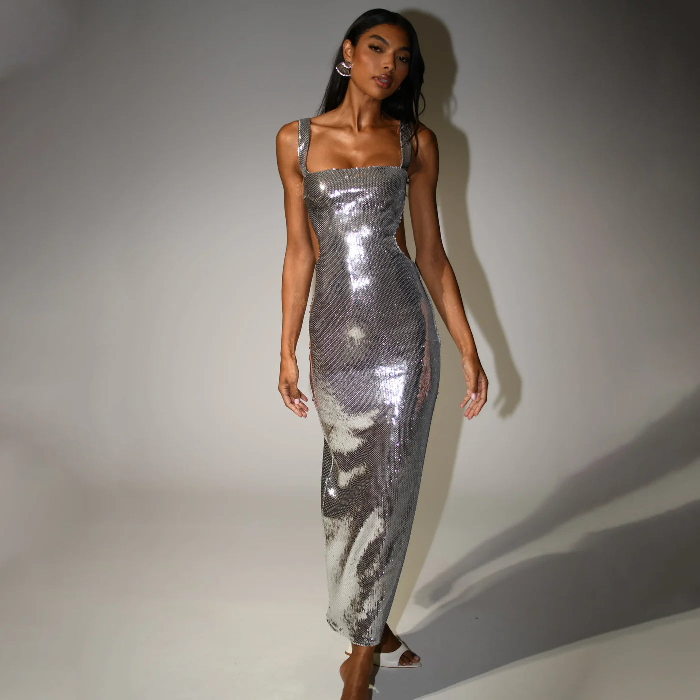 SUNA Shay Paillet Cut Out Maxi Kjole – Elegant Og Komfortabel Bodycon Pasform - Paillet Kjole, Maxi Kjole, Festsæson