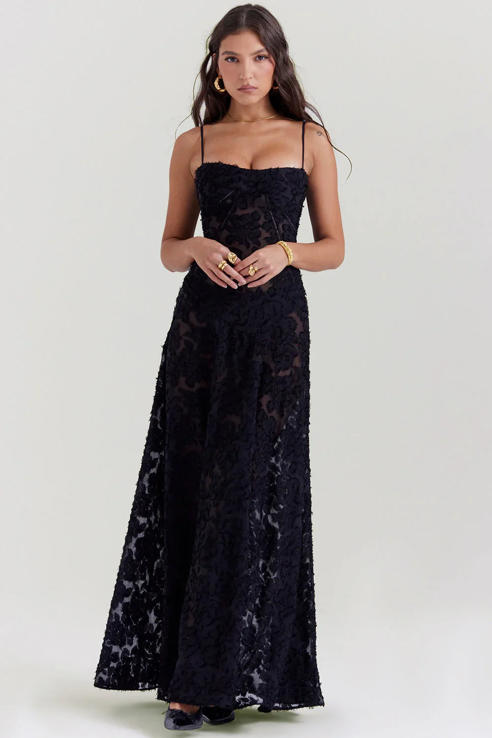 SUNA Fortryllet Maxi Kjole – Romantisk Vintage Stil – Blomsterdesign, Korsettsnøring, Lyserødt Lamé, Indbygget BH Sort