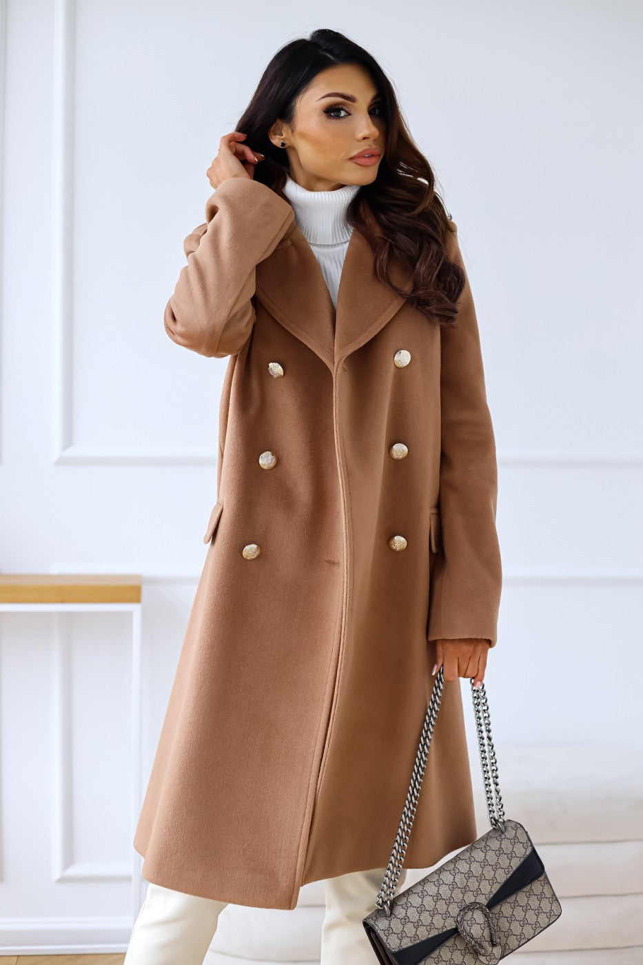 SUNA Kvalitets Trenchcoat til Dame - Med revers og dobbelte knapper Brun