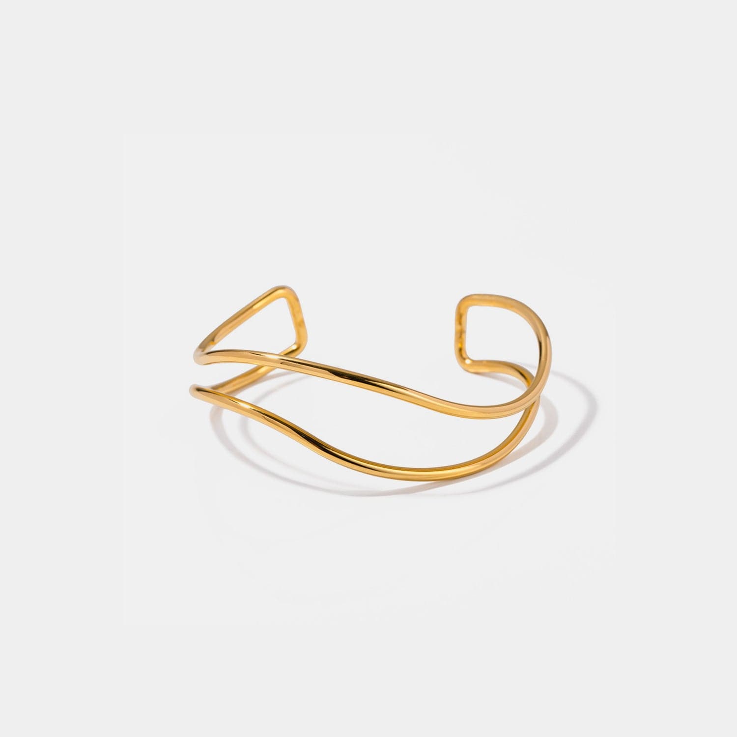 SUNA Minimalistisk Armbånd i Rustfrit Stål med 18K Guldbelægning Guld En størrelse