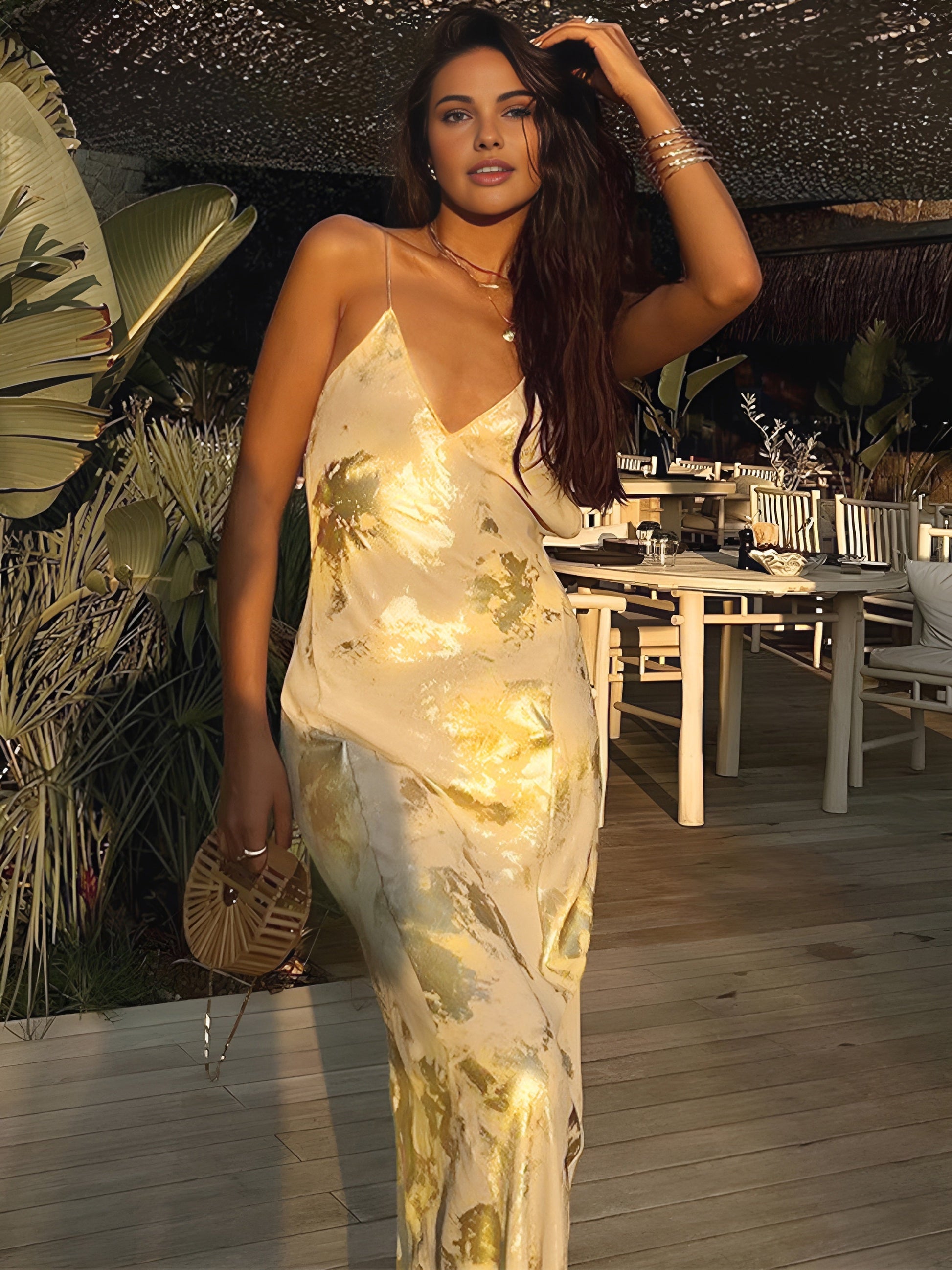 SUNA Silkeglat Aftenkjole Blød & Flydende Elegant Look