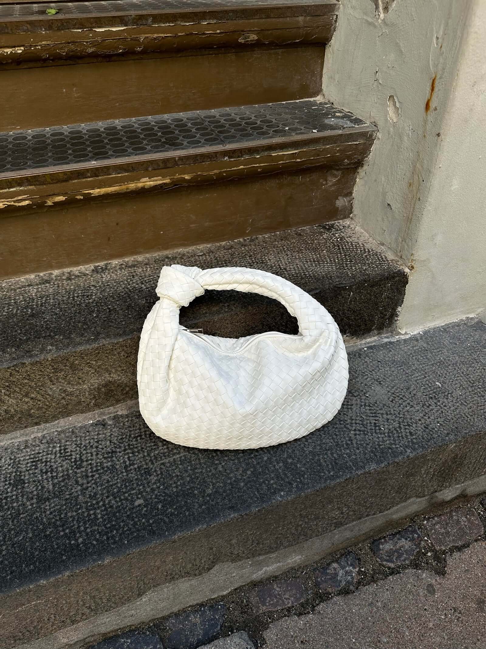 SUNA Flettet Knude Kunstlæder Mellembag