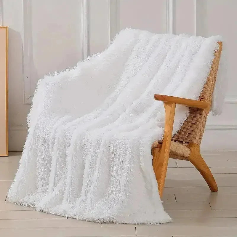 SUNA Dekorativ Vendbar Plaid Fremstillet af Ekstra Blødt Falsk Pels – 120x200 cm for Luksuriøs Komfort og Stil Hvid
