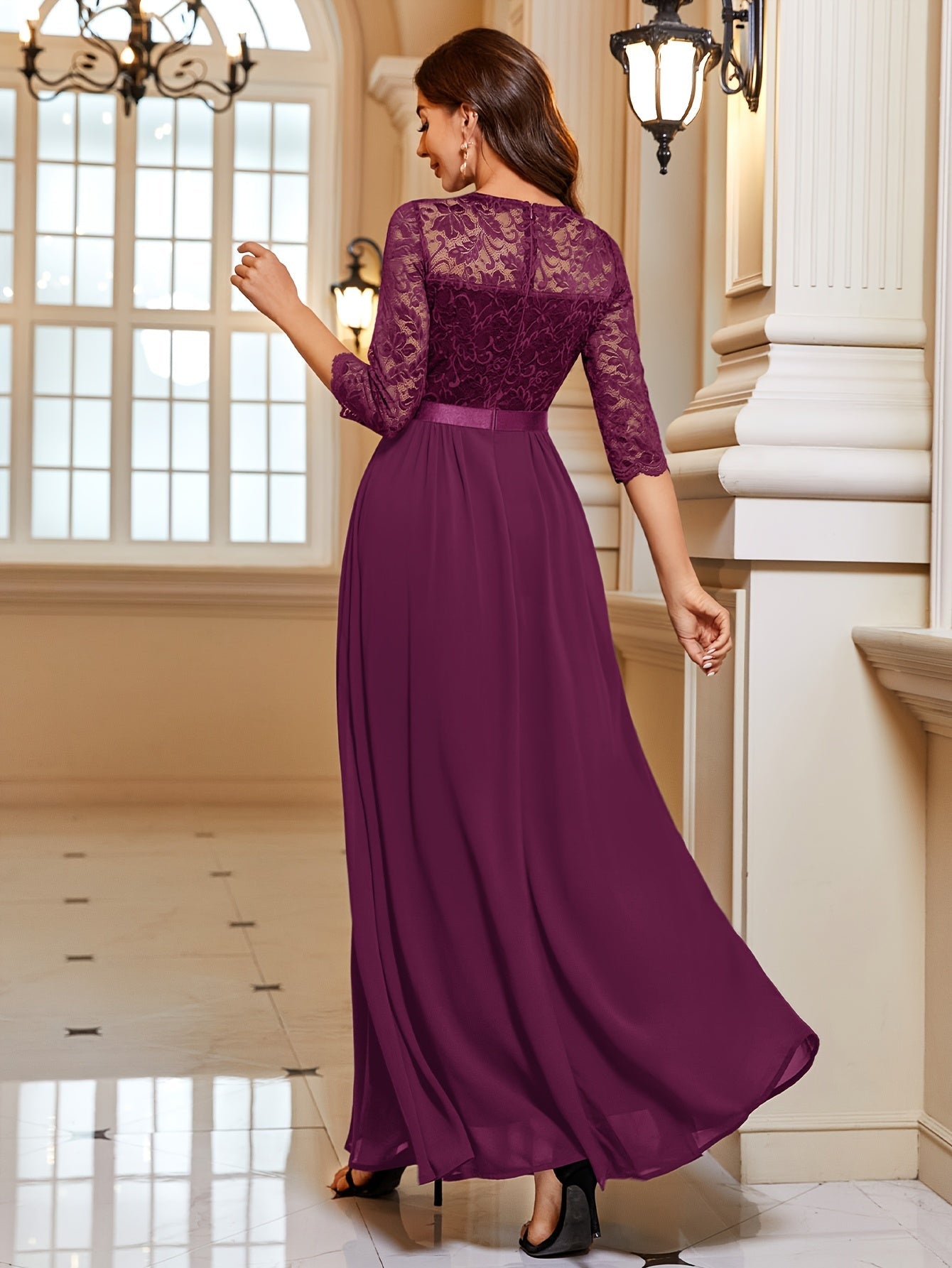 SUNA Elegant Maxi Kjole med Blonder og Chiffon til Damer