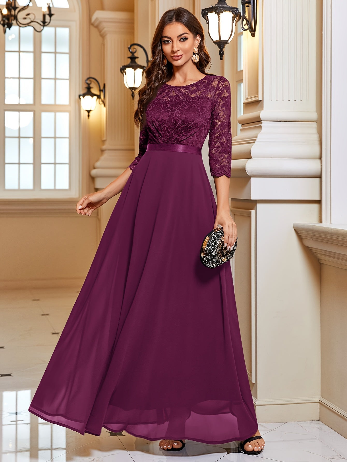 SUNA Elegant Maxi Kjole med Blonder og Chiffon til Damer