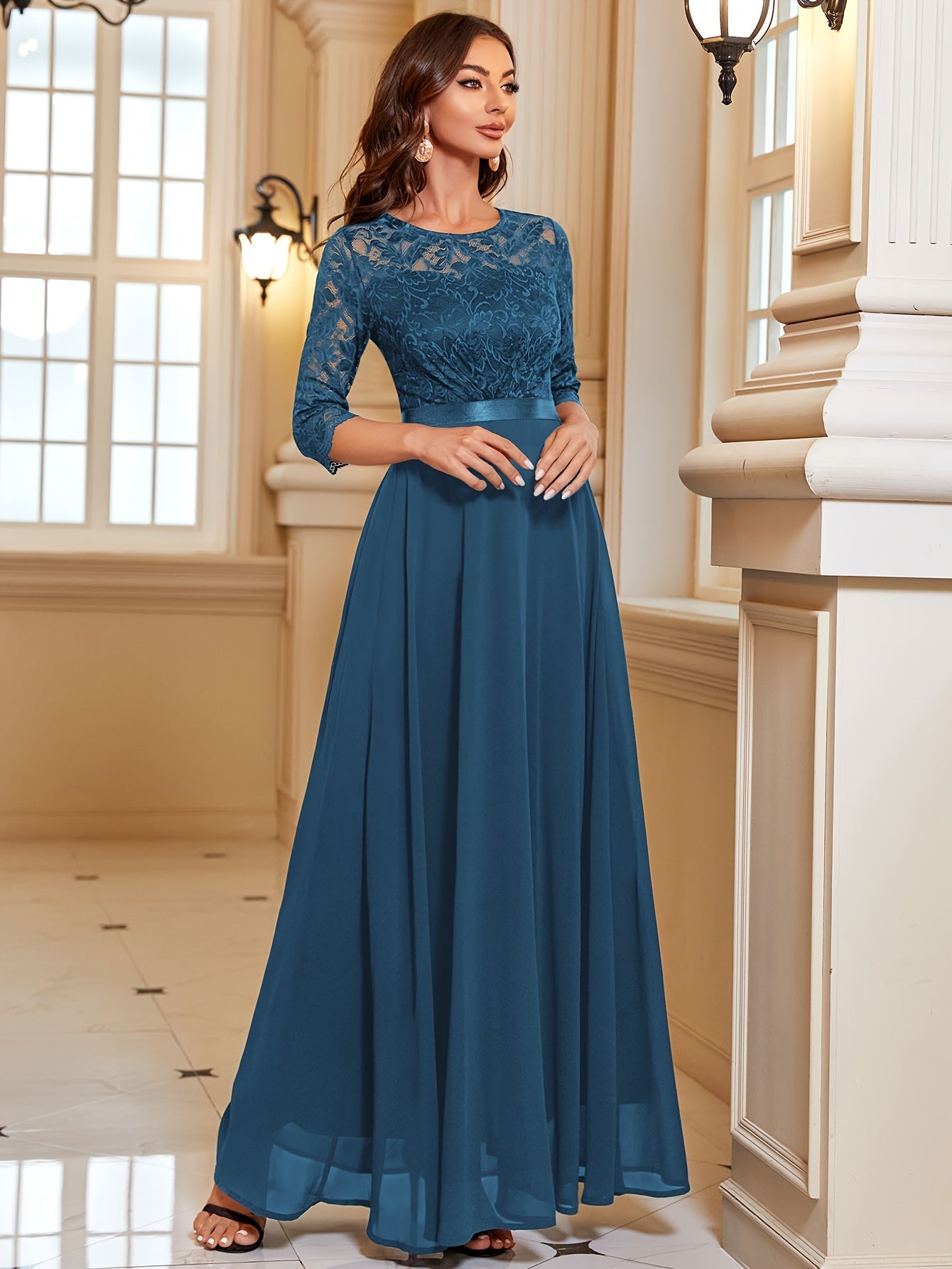 SUNA Elegant Maxi Kjole med Blonder og Chiffon til Damer Himmelblå