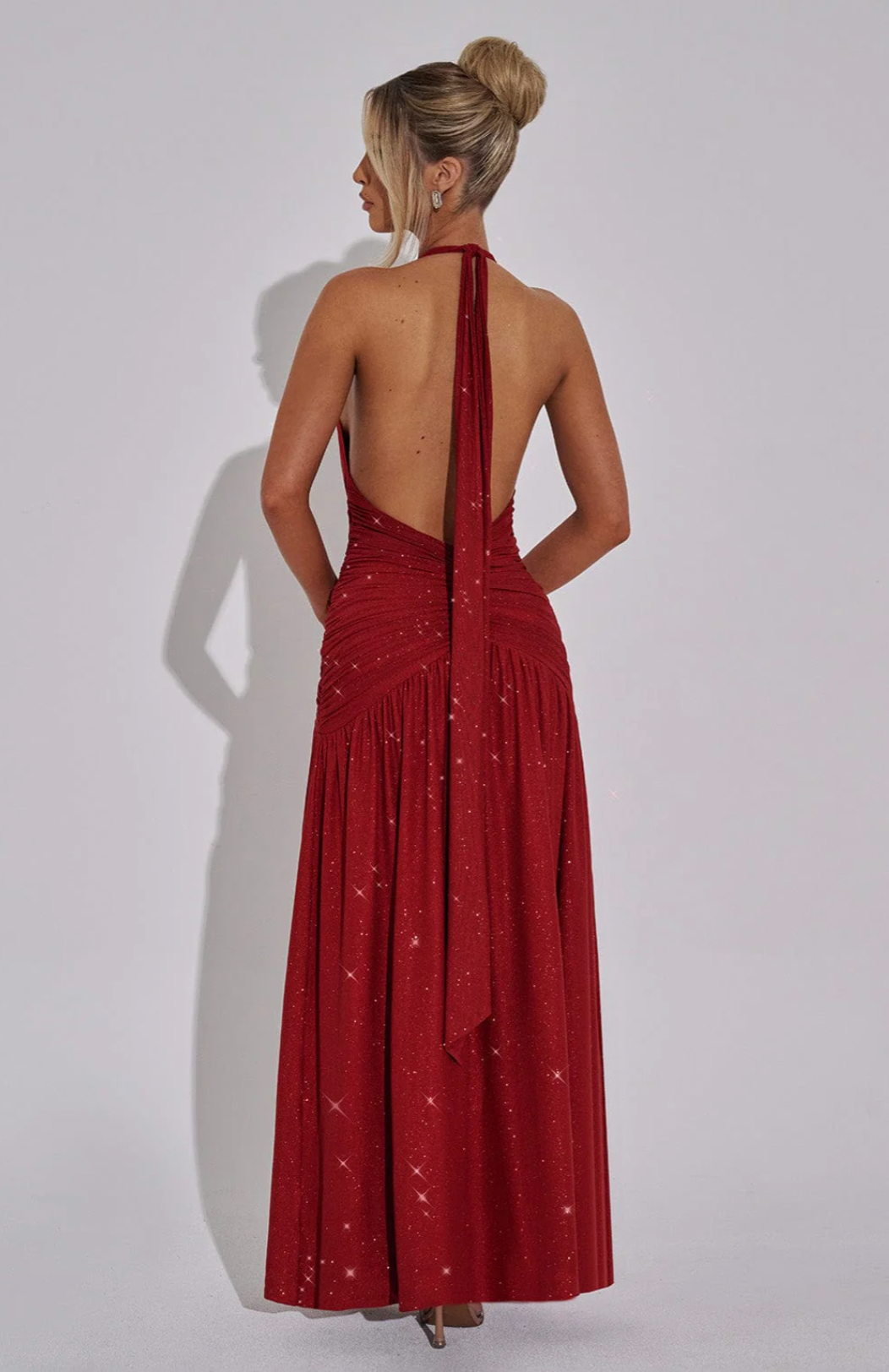 SUNA Elysia Maxi Kjole i Dyb V-Halterneck med Split