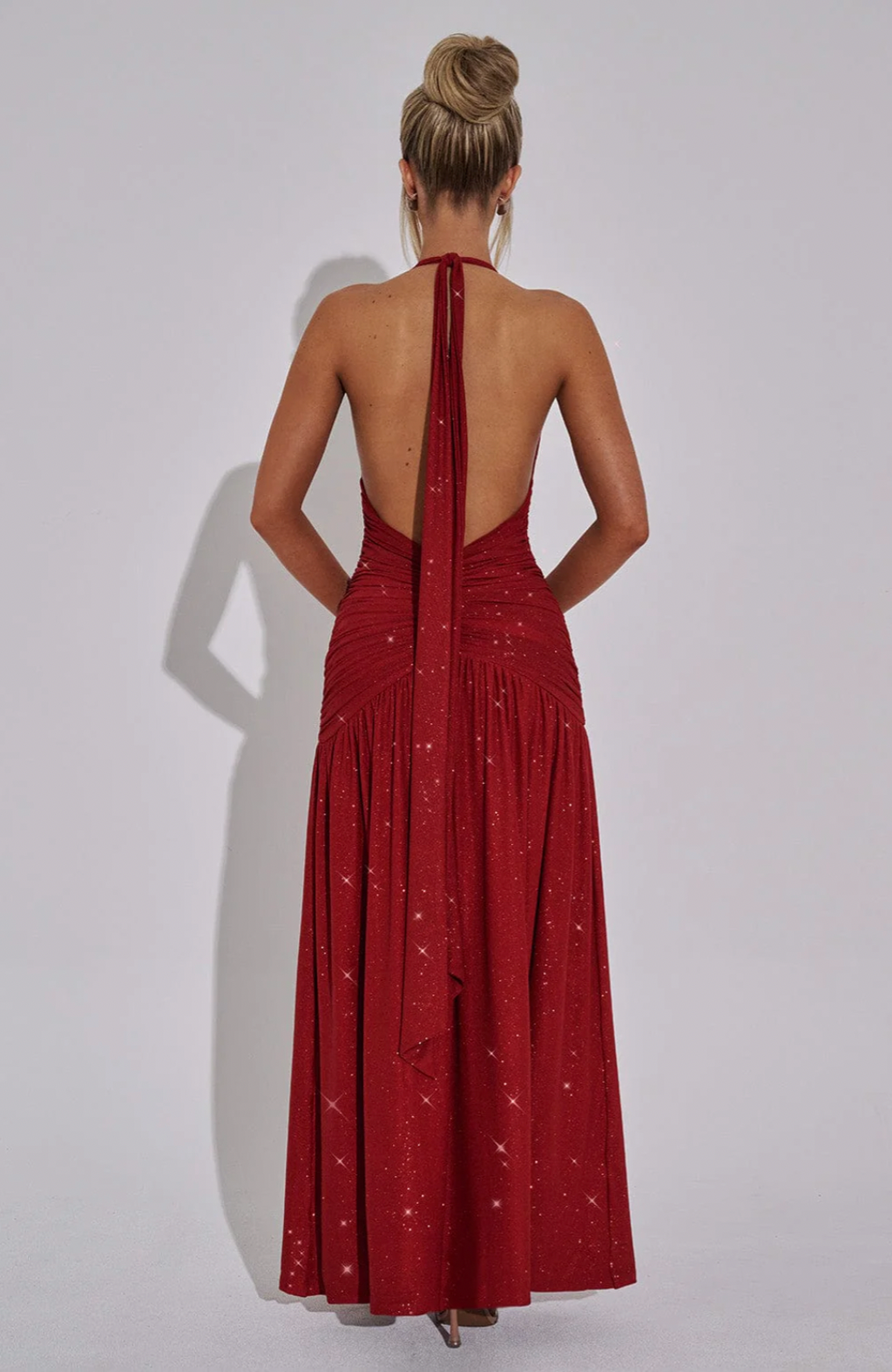 SUNA Elysia Maxi Kjole i Dyb V-Halterneck med Split