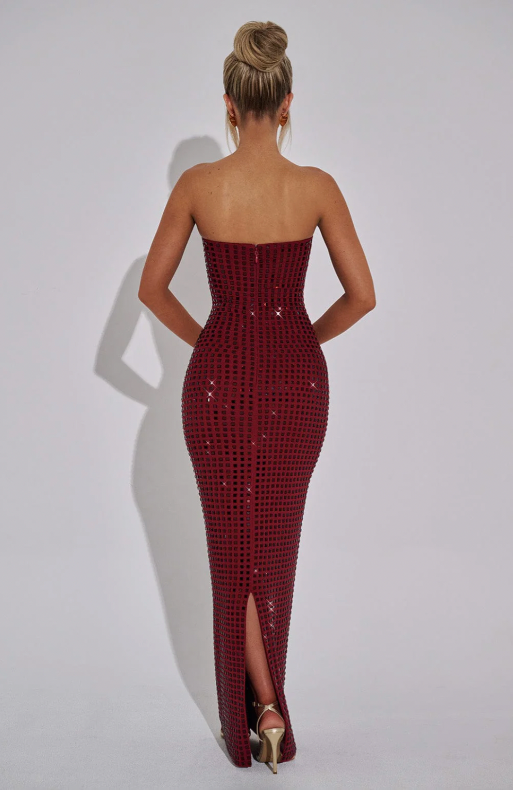 SUNA Gleam Maxi Kjole til Festligheder med Elegance og Stil
