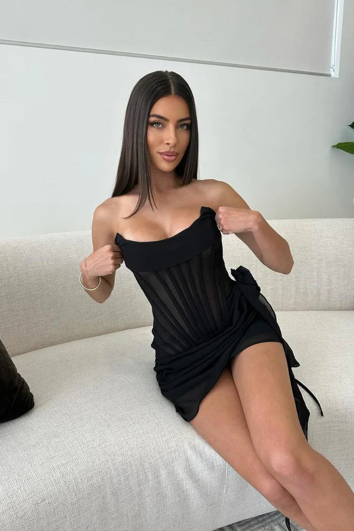 SUNA Kelsey Korset Mini Kjole i Sort Chiffon og Mesh