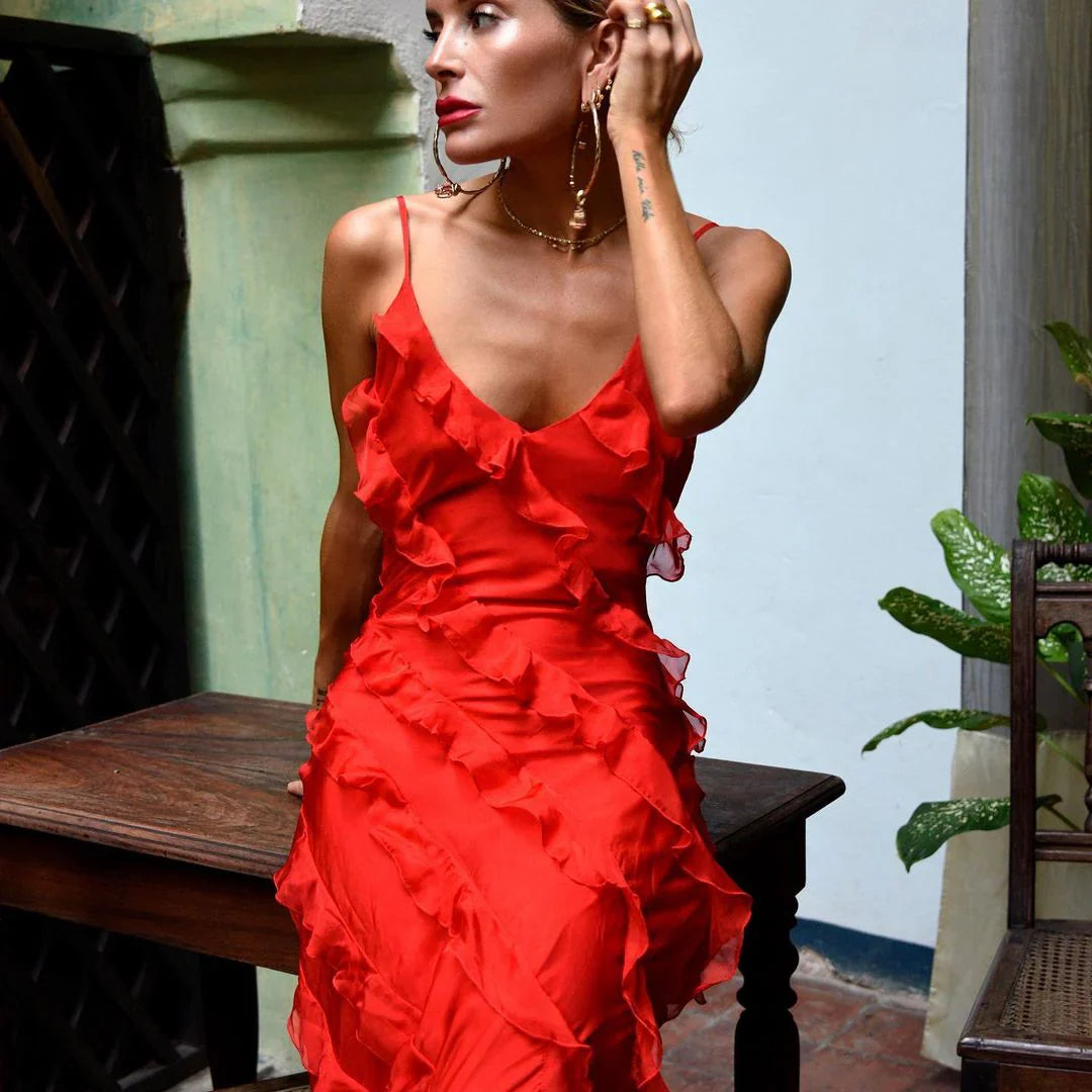 SUNA Margaux Maxi Kjole med Off-Shoulder Design og Rygløs Stil