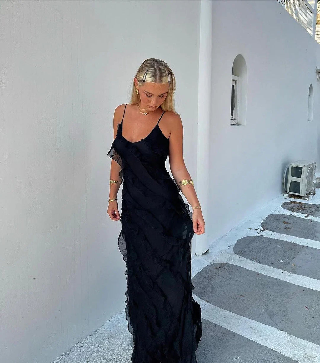 SUNA Margaux Maxi Kjole med Off-Shoulder Design og Rygløs Stil