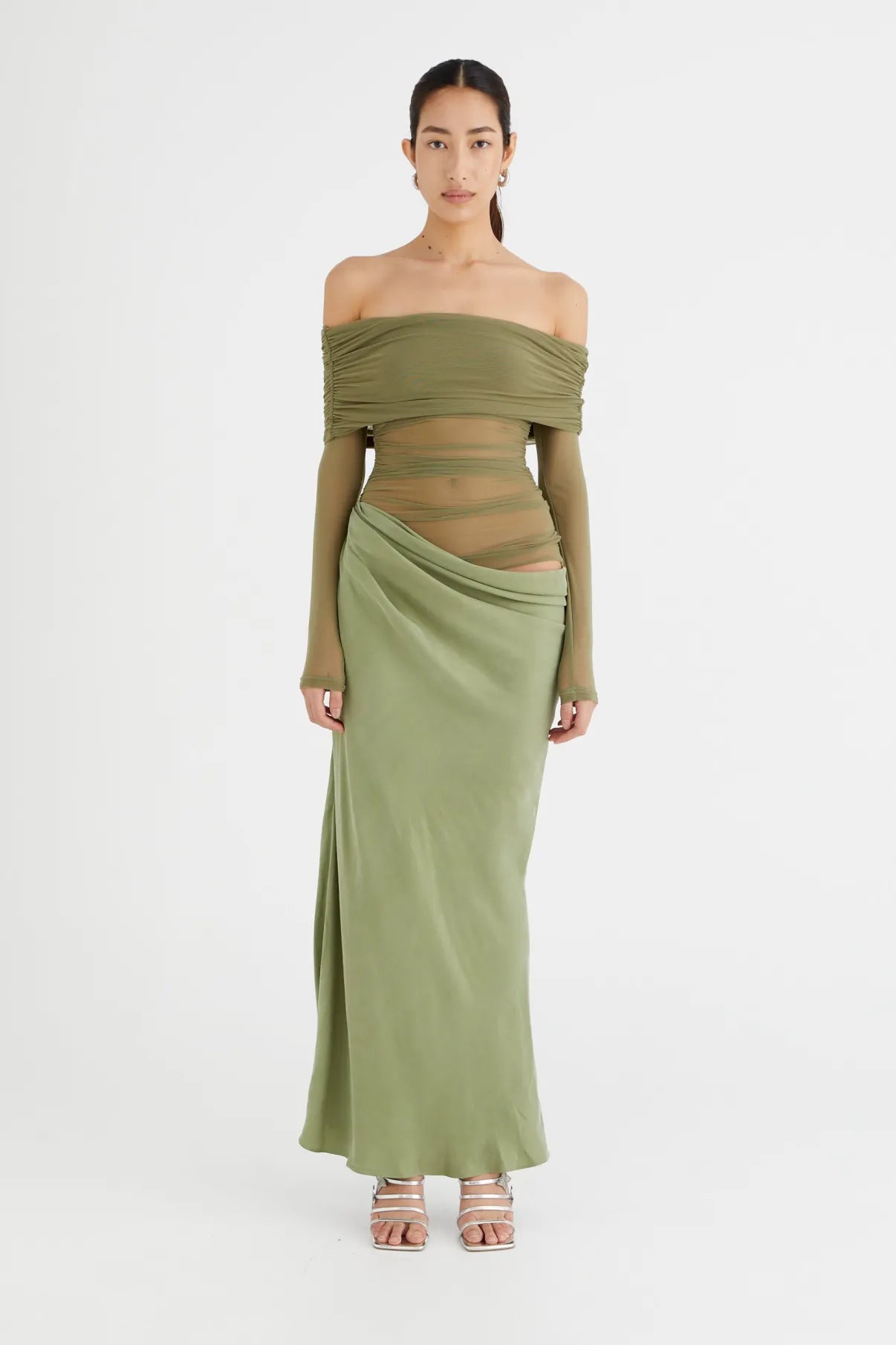 SUNA Verity Mesh Maxi Kjole Med Off-Shoulder Design Og Elegance Oliven