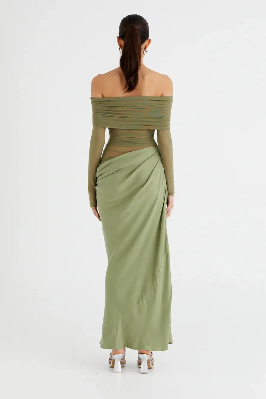 SUNA Verity Mesh Maxi Kjole Med Off-Shoulder Design Og Elegance