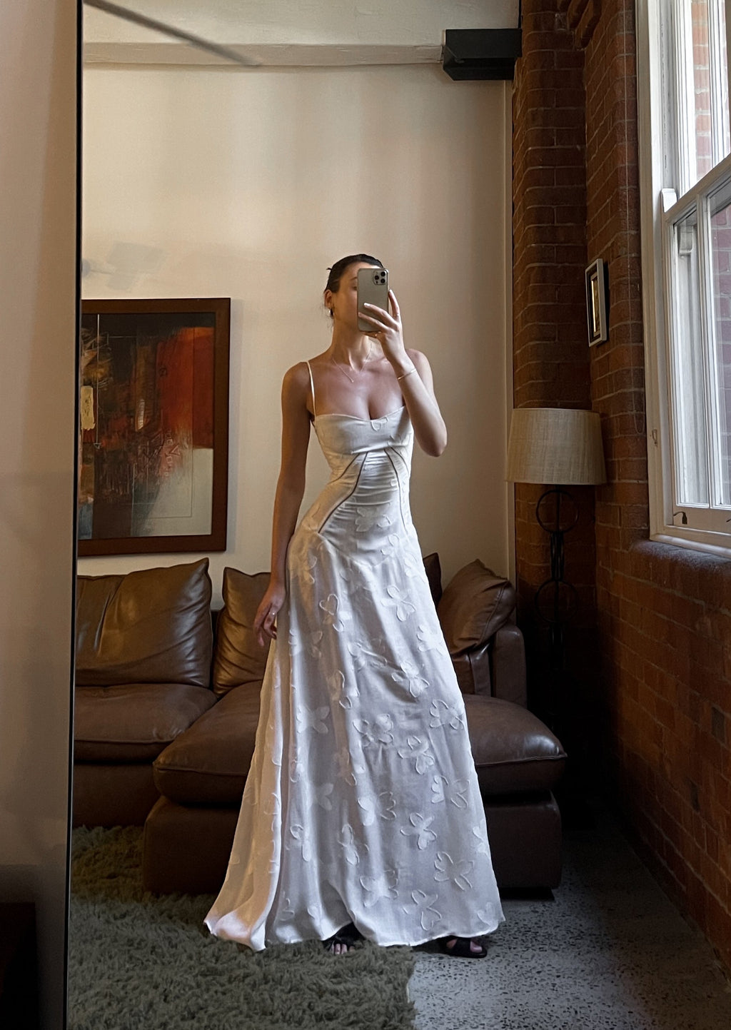 SUNA Addison Maxi Kjole i Vintage Creme med Blomster Mønster