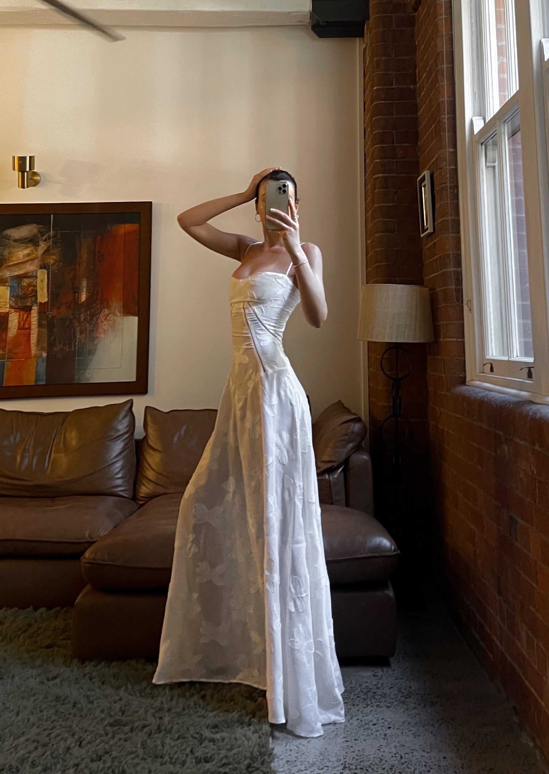 SUNA Addison Maxi Kjole i Vintage Creme med Blomster Mønster