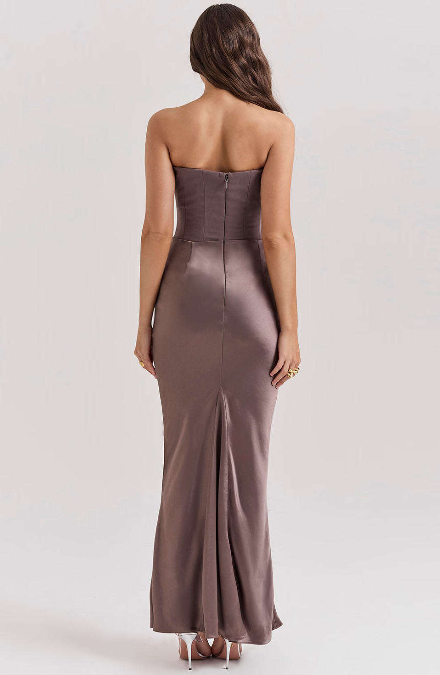 SUNA Mia Maxi Dress i Baby Pink og Brun til Enhver Anledning