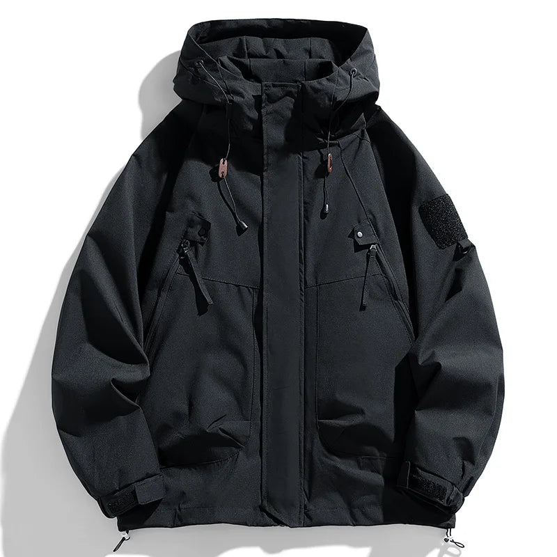SUNA Herre Jakke Vandtæt Polyester – Let og Komfortabel Windbreaker med Hætte - Forårsjakke til Udendørs Eventyr Sort