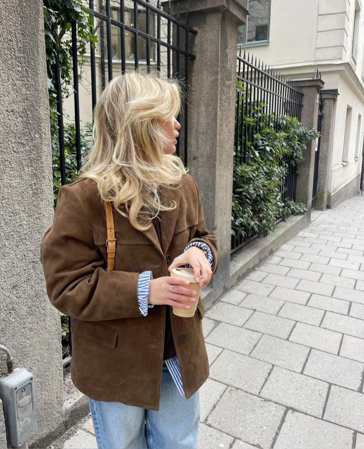 SUNA Maeve Suede Jakke til Damer – Let og Åndbar Kvalitet Brun