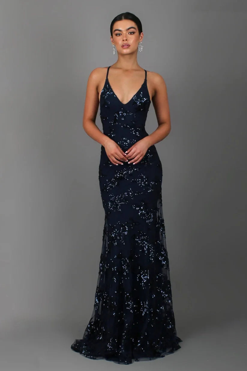 SUNA Gulvlang Kjole med Pailletter Elegant og Glamourøs Perfekt til Festlige Anledninger Sort