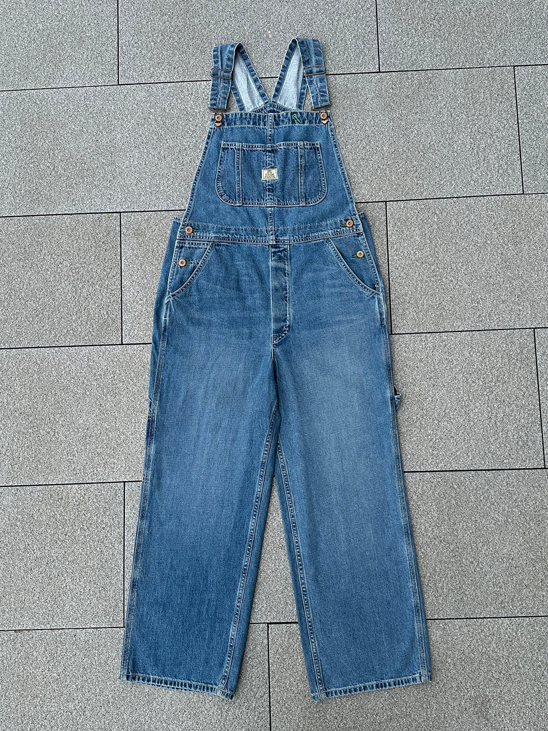 SUNA Kvinders Denim Bib Overalls – Vintage Stil i 100% Bomuld - Komfortable Overalls til Kvinder med Tidløs Charme Mellem Blå
