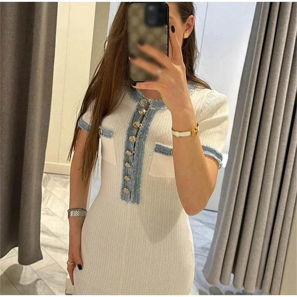 SUNA Kvinders Maxi Kjole Strik Med O-Hals Og Metal Knapper – Elegant Og Komfortabel – Maxi Kjole, O-Hals, Metal Knapper