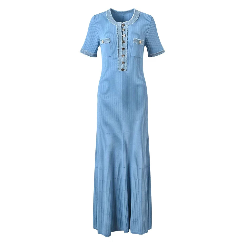 SUNA Kvinders Maxi Kjole Strik Med O-Hals Og Metal Knapper – Elegant Og Komfortabel – Maxi Kjole, O-Hals, Metal Knapper