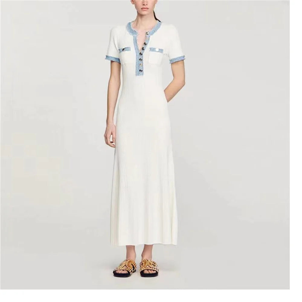 SUNA Kvinders Maxi Kjole Strik Med O-Hals Og Metal Knapper – Elegant Og Komfortabel – Maxi Kjole, O-Hals, Metal Knapper