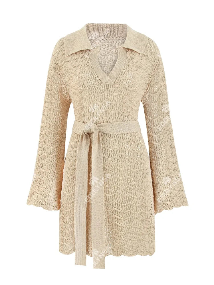 SUNA Kvinders Mini Kjole Strikket V-Hals Bell Ærmer – Elegant Design Med Komfort - Mini Kjole V-Hals Bell Ærmer Strikket Fashion
