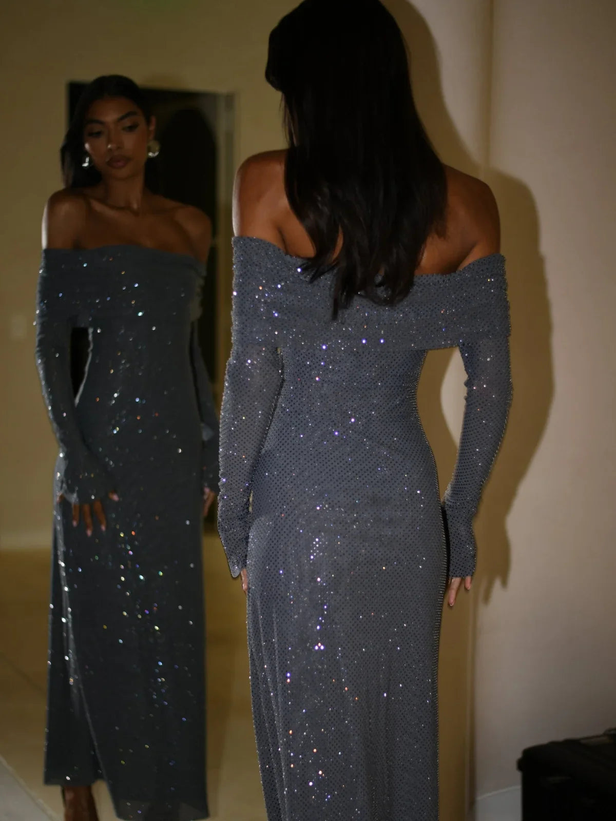 SUNA Rhinestone Pyntet Off-Shoulder Kjole til Festlige Lejligheder