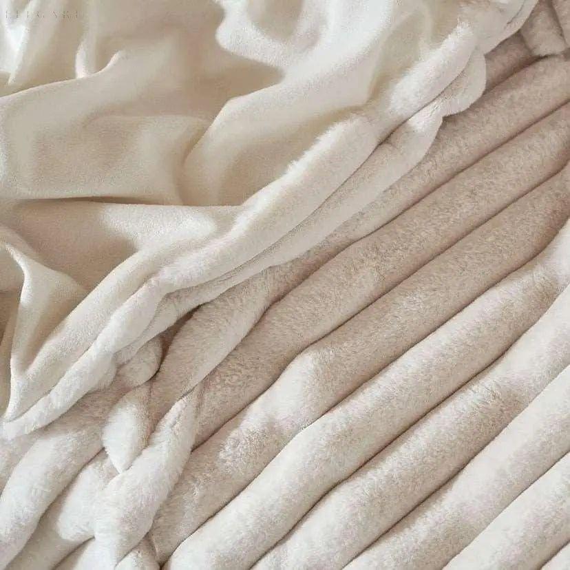 Luksus Nordisk Plaid Fremstillet af Polyester – Varme, Komfort og Stressaflastning i Forskellige Størrelser Beddengoed SUNA