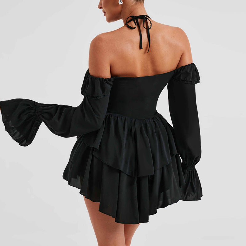 SUNA Kvinders Halterneck Romper – Chic Off Shoulder Design – Stilfuld Jumpsuit med Ruffle Front og Flowey Shorts