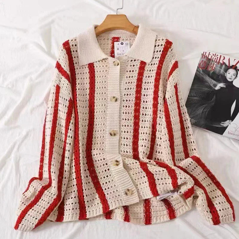 SUNA Herre Cardigan – Bohemisk Vintage Stribet Strik i Beige med Røde Detaljer