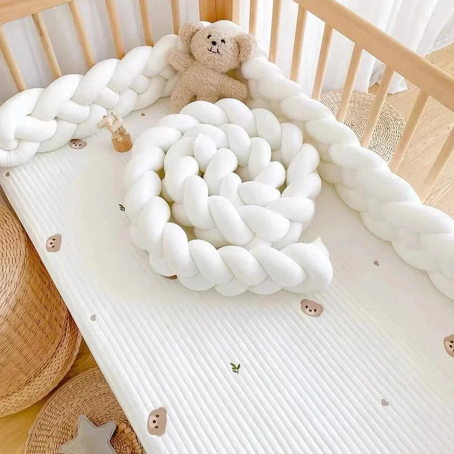 Baby Knot Bedbumper – Komfort og Sikkerhed til Dit Barns Seng