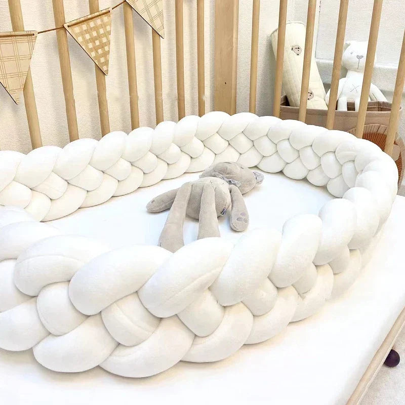 Baby Knot Bedbumper – Komfort og Sikkerhed til Dit Barns Seng