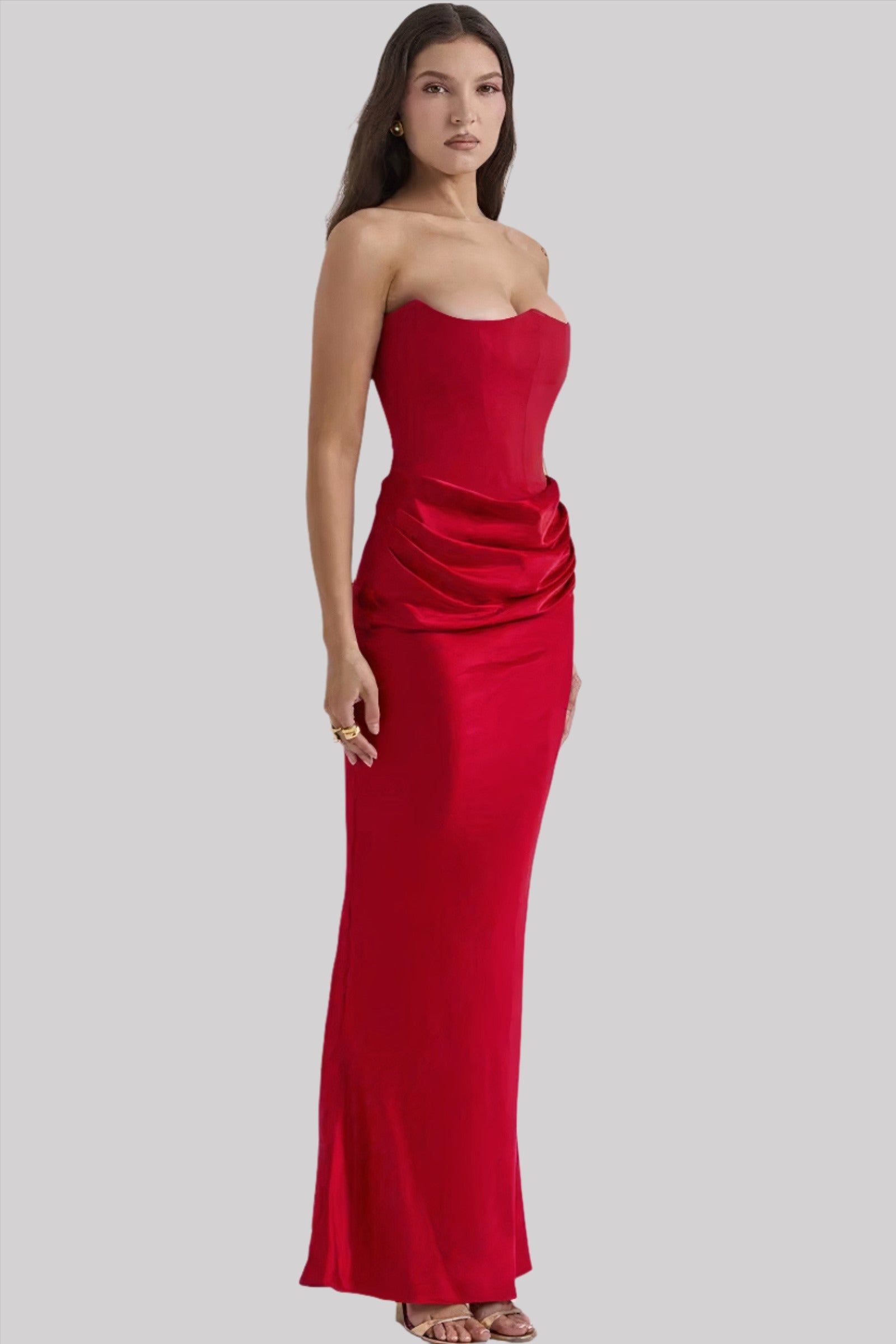 SUNA Strapless Elegant Maxi Kjole i Tidløs Stil