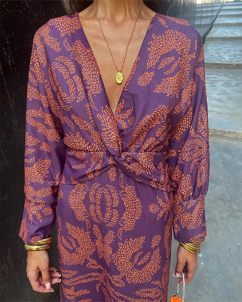 SUNA V Hals Midi Kjole Paisley Print – Tidløs Stil - Kjole Lilla