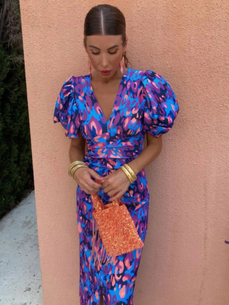 SUNA Vivid Ruched Midi – Dramatiske Plisseringer Skuldre - Kjole Blå