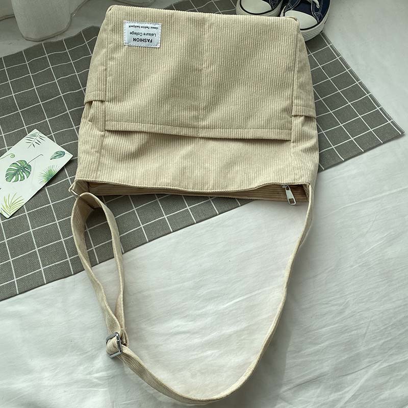 SUNA Corduroy Skuldertaske - Tarina