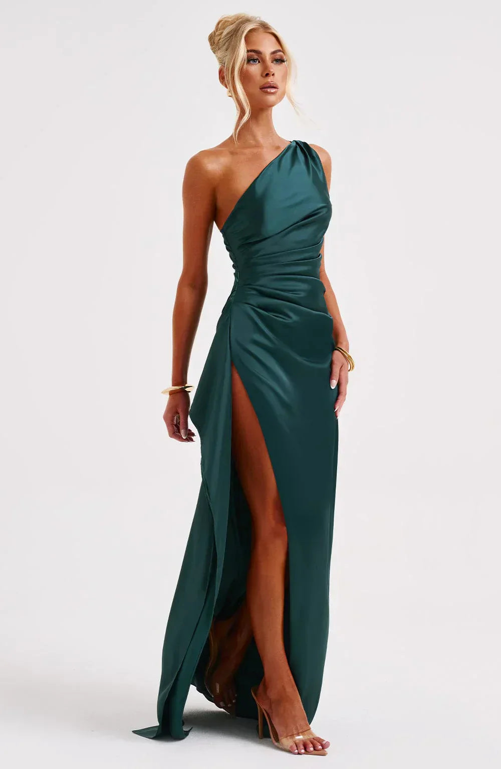 SUNA Luxe Satin One-Shoulder Splitkjole Elegant I Satin