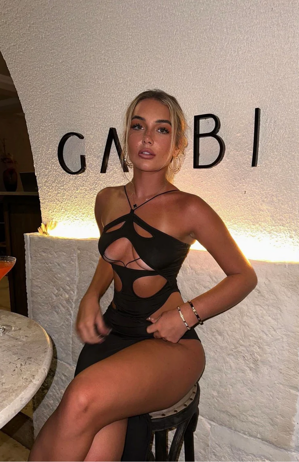 SUNA Catch Me Maxi Kjole Med Halterneck og Sideslids