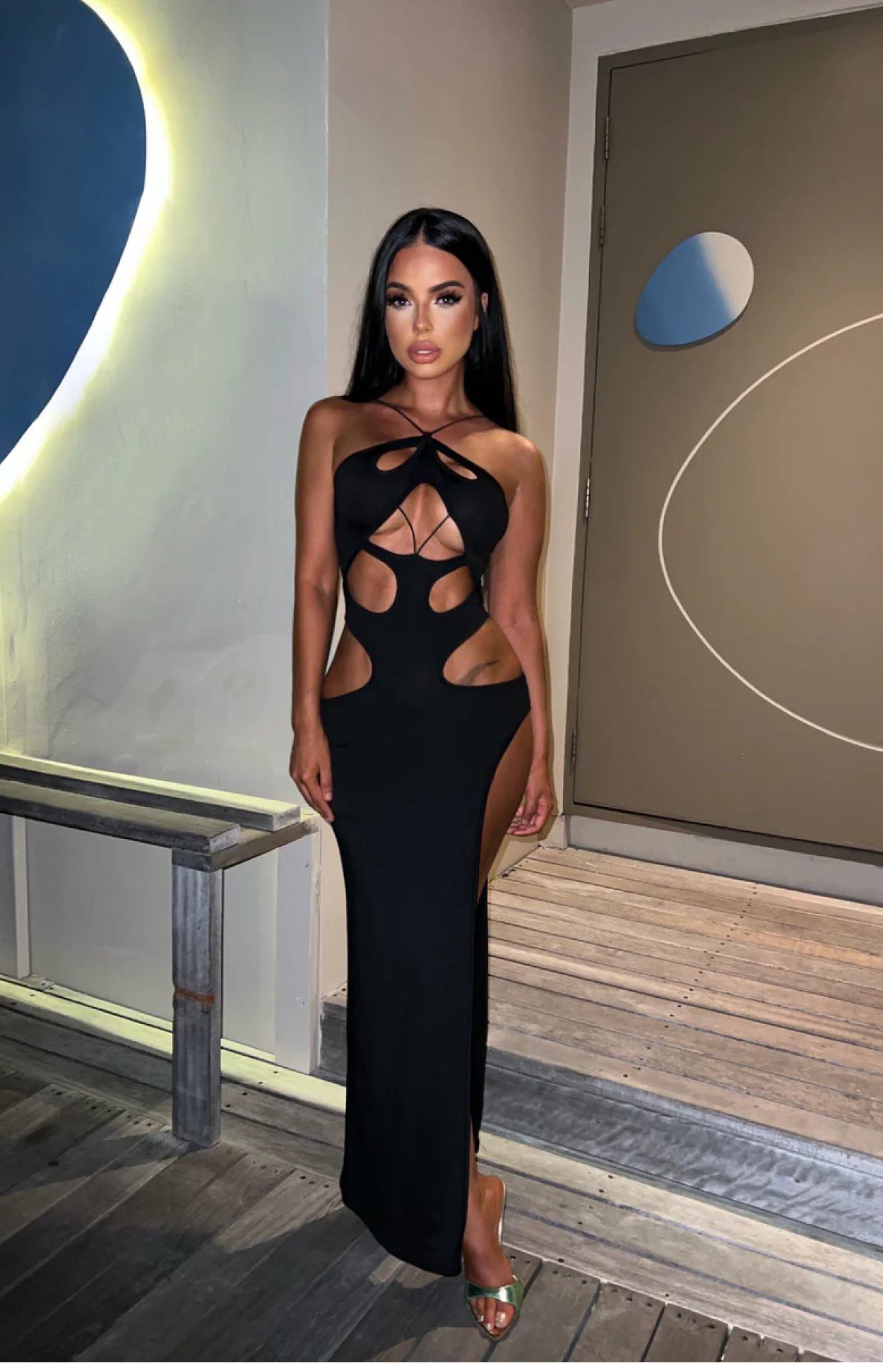 SUNA Catch Me Maxi Kjole Med Halterneck og Sideslids